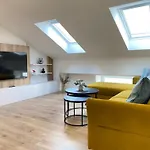 Lux & *
