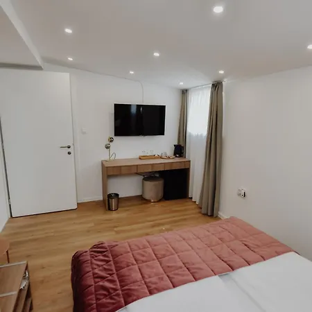 Apartman Lux & *